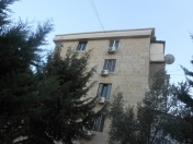 İcarəyə verilir 1 otaqlı 30 m2 köhnə tikili İnşaatçılar m.