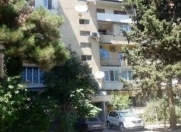 Satılır 4 otaqlı 110 m2 köhnə tikili Ayna Sultanova heykəli