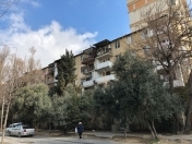 Satılır 2 otaqlı 52 m2 köhnə tikili Rusiya səfirliyi