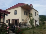 İcarəyə verilir 7 otaqlı 220 m2 bağ evi Oğuz