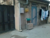 Satılır 2 otaqlı 42 m2 həyət evi İnşaatçılar m.