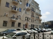 Satılır 5 otaqlı 85 m2 obyekt Azneft meydanı