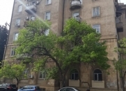 Satılır 2 otaqlı 60 m2 köhnə tikili Dostluq kinoteatrı