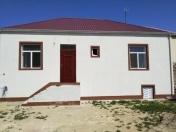 Satılır 4 otaqlı 1.5 m2 həyət evi Binə