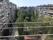 Satılır 4 otaqlı 100 m2 köhnə tikili Xalqlar Dostluğu m.