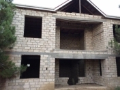 Satılır 4 otaqlı 300 m2 həyət evi Buzovna