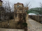 Satılır 6 otaqlı 350 m2 bağ evi Novxanı