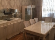 Satılır 3 otaqlı 90 m2 köhnə tikili Ukrayna dairəsi