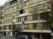 Satılır 3 otaqlı 75 m2 köhnə tikili Qara Qarayev m.