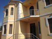 Satılır 7 otaqlı 490 m2 bağ evi Novxanı