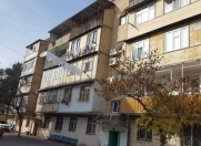 Satılır 4 otaqlı 100 m2 köhnə tikili Bakıxanov