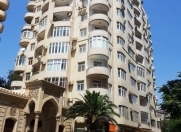 Satılır 3 otaqlı 140 m2 yeni tikili Azərbaycan Dillər Universiteti