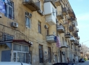 Satılır 2 otaqlı 70 m2 köhnə tikili Bayıl