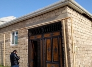 Satılır 3 otaqlı 100 m2 həyət evi Binə