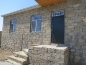Satılır 3 otaqlı 96 m2 həyət evi Binə
