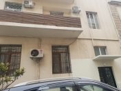 Satılır 4 otaqlı 116 m2 köhnə tikili Sahil m.