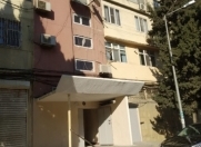 Satılır 5 otaqlı 130 m2 köhnə tikili İnşaatçılar m.