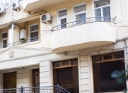 Satılır 4 otaqlı 110 m2 obyekt İnşaatçılar m.