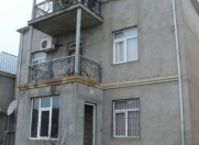 Satılır 6 otaqlı 300 m2 həyət evi Ramana