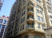 İcarəyə verilir 3 otaqlı 150 m2 yeni tikili Səbail r.