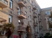 İcarəyə verilir 2 otaqlı 55 m2 köhnə tikili Səbail r.