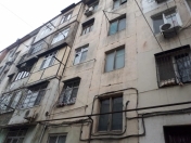 Satılır 2 otaqlı 50 m2 köhnə tikili 1 mkr