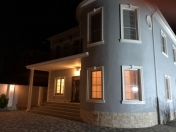 Satılır 5 otaqlı 300 m2 bağ evi Novxanı