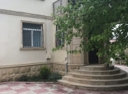 Satılır 7 otaqlı 350 m2 bağ evi Novxanı