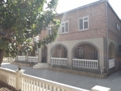 Satılır 9 otaqlı 300 m2 bağ evi Novxanı