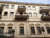 İcarəyə verilir 1 otaqlı 45 m2 köhnə tikili Sahil m.