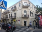 Satılır 4 otaqlı 188 m2 köhnə tikili Nizami kinoteatrı