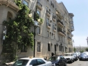 Satılır 7 otaqlı 190 m2 obyekt Azneft meydanı