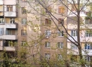 Satılır 5 otaqlı 105 m2 köhnə tikili Həzi Aslanov m.