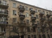 Satılır 2 otaqlı 56 m2 köhnə tikili Tibb Universiteti