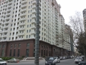 İcarəyə verilir 3 otaqlı 65 m2 ofis İnşaatçılar m.