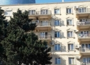 İcarəyə verilir 3 otaqlı 52 m2 köhnə tikili İçəri Şəhər m.