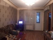 Satılır 2 otaqlı 42 m2 köhnə tikili Moskva univermağı