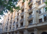 İcarəyə verilir 4 otaqlı 120 m2 köhnə tikili Sahil m.