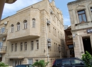 İcarəyə verilir 3 otaqlı 150 m2 köhnə tikili İçəri Şəhər m.