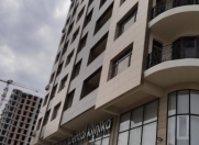 Satılır 3 otaqlı 154 m2 yeni tikili 28 May m.
