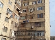Satılır 4 otaqlı 105 m2 köhnə tikili Gənclik m.