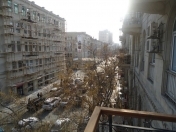 İcarəyə verilir 3 otaqlı 65 m2 köhnə tikili Sahil m.