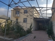 Satılır 3 otaqlı 200 m2 həyət evi Atyalı