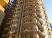 Satılır 5 otaqlı 180 m2 yeni tikili Babək Plaza