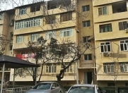 Satılır 2 otaqlı 56 m2 köhnə tikili Xalqlar Dostluğu m.