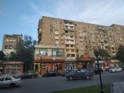 Satılır 4 otaqlı 90 m2 köhnə tikili Neapol dairəsi