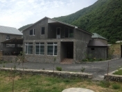 İcarəyə verilir 3 otaqlı 90 m2 bağ evi Qax