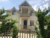 İcarəyə verilir 5 otaqlı 500 m2 bağ evi Quba