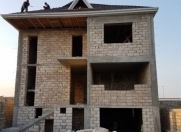 Satılır 8 otaqlı 460 m2 həyət evi Buzovna