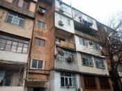 Satılır 2 otaqlı 55 m2 köhnə tikili Xalqlar Dostluğu m.